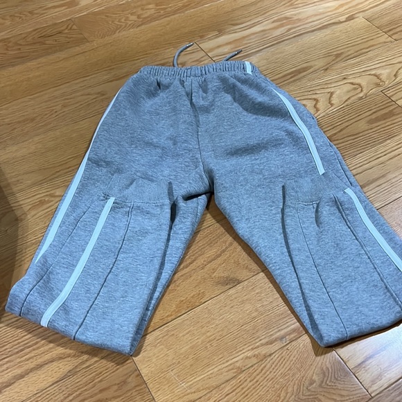Pre-Owned PrettyLittleThing , Women Joggers, size 1 in great condition. - Picture 3 of 3